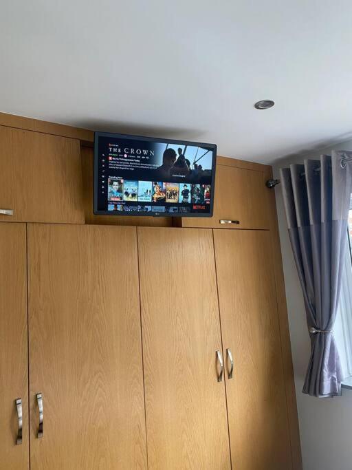 Three Bedroom House, Driveway, Bracknell Centre 외부 사진